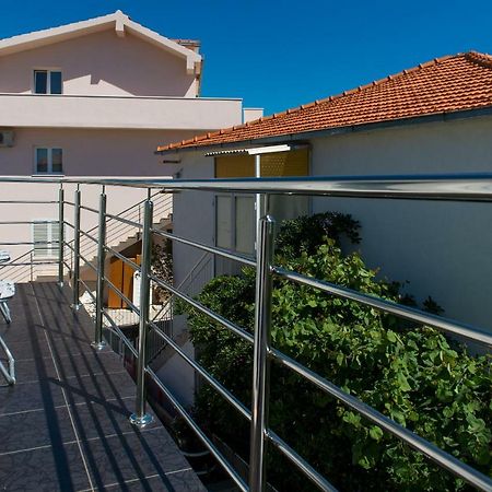 Apartment Ella Рогозница Экстерьер фото