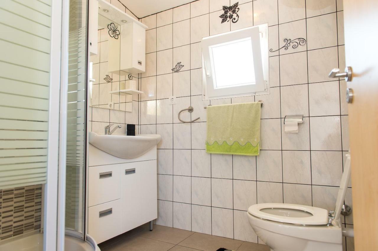 Apartment Ella Рогозница Экстерьер фото