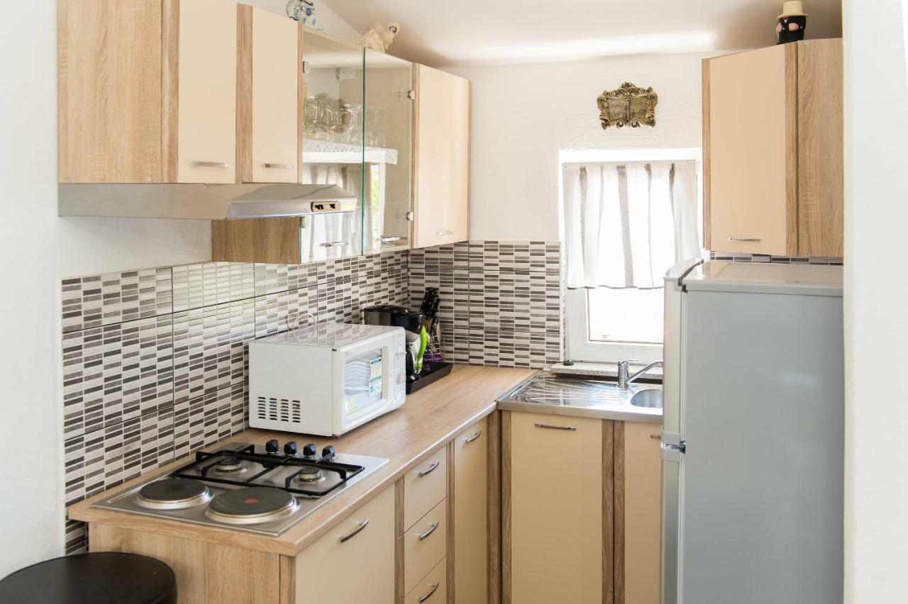 Apartment Ella Рогозница Экстерьер фото
