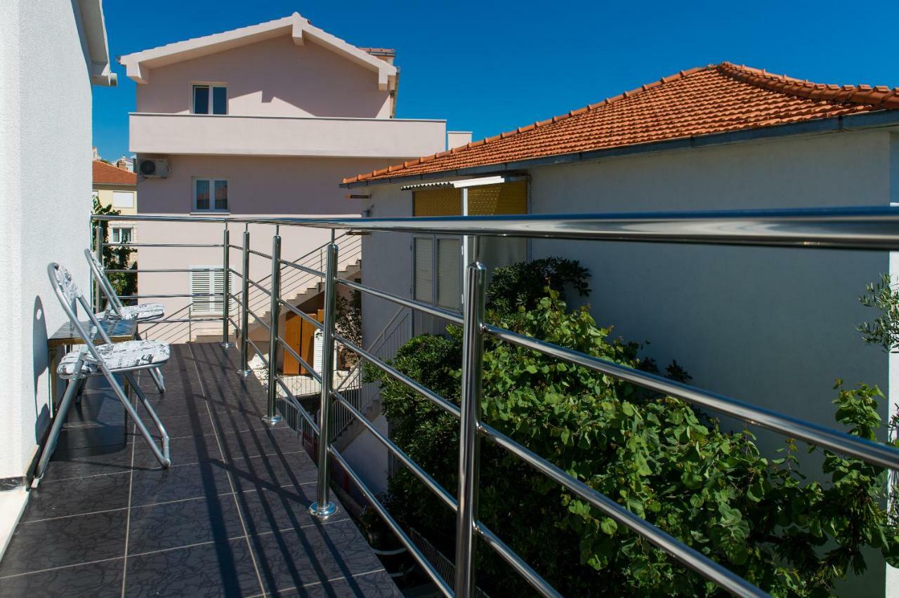 Apartment Ella Рогозница Экстерьер фото