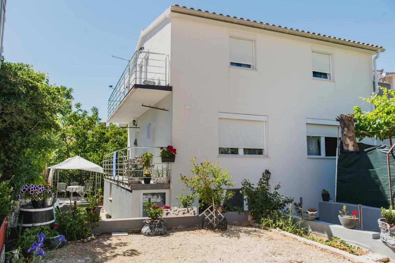 Apartment Ella Рогозница Экстерьер фото
